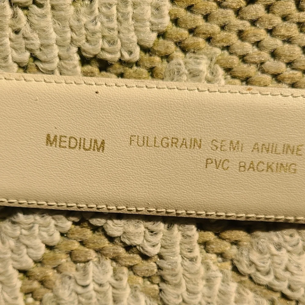 Vintage 1988 Liz‎ Claiborne Leather Cream Belt VTG Gold Buckle M